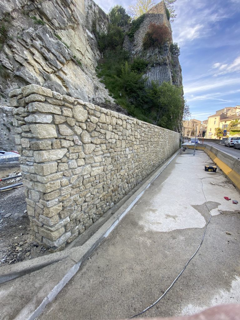 Réalisation d’un mur de soutènement